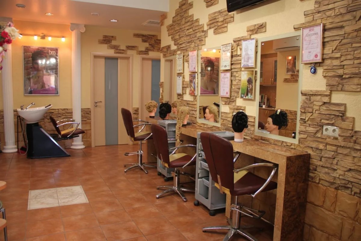 Интерьер парикмахерской эконом