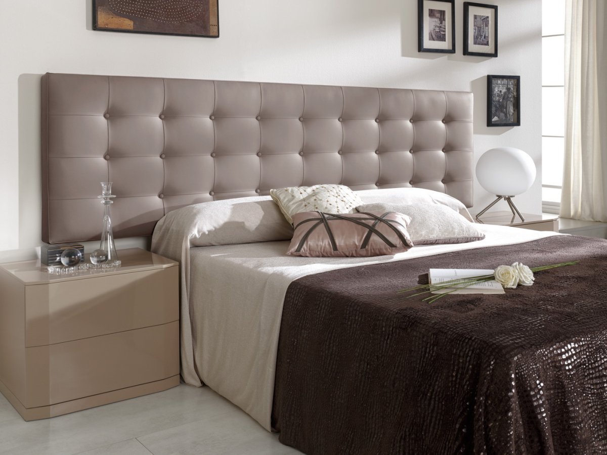 Кровать со стеганным изголовьем лофт