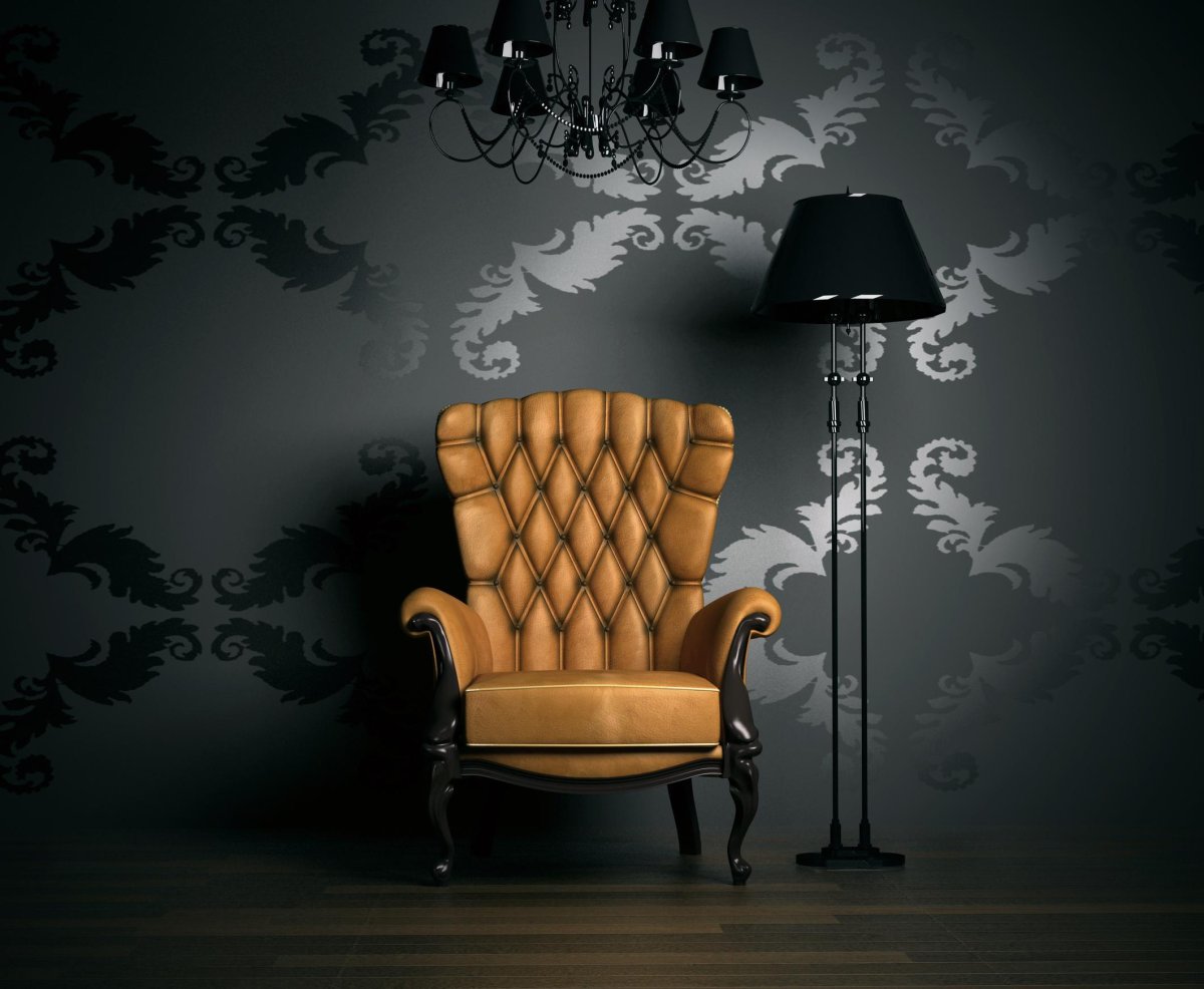 Кресло в темной комнате