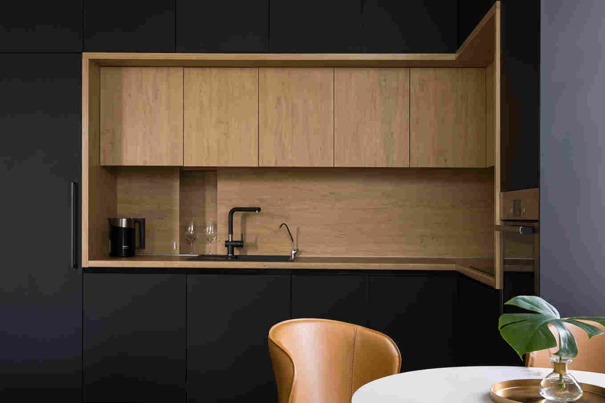 Кухонный гарнитур с антресолями