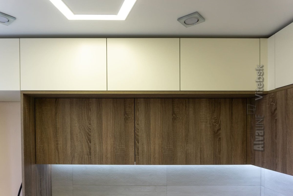 Кухонные гарнитуры с антресолью