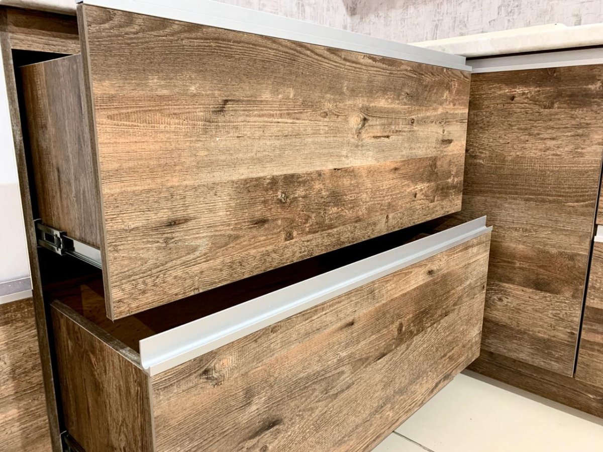 Мебель из старого дерева