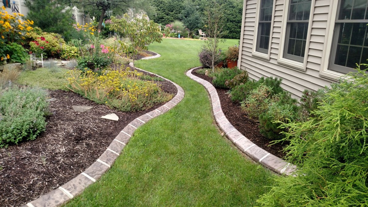 Дорожки из бордюрного камня