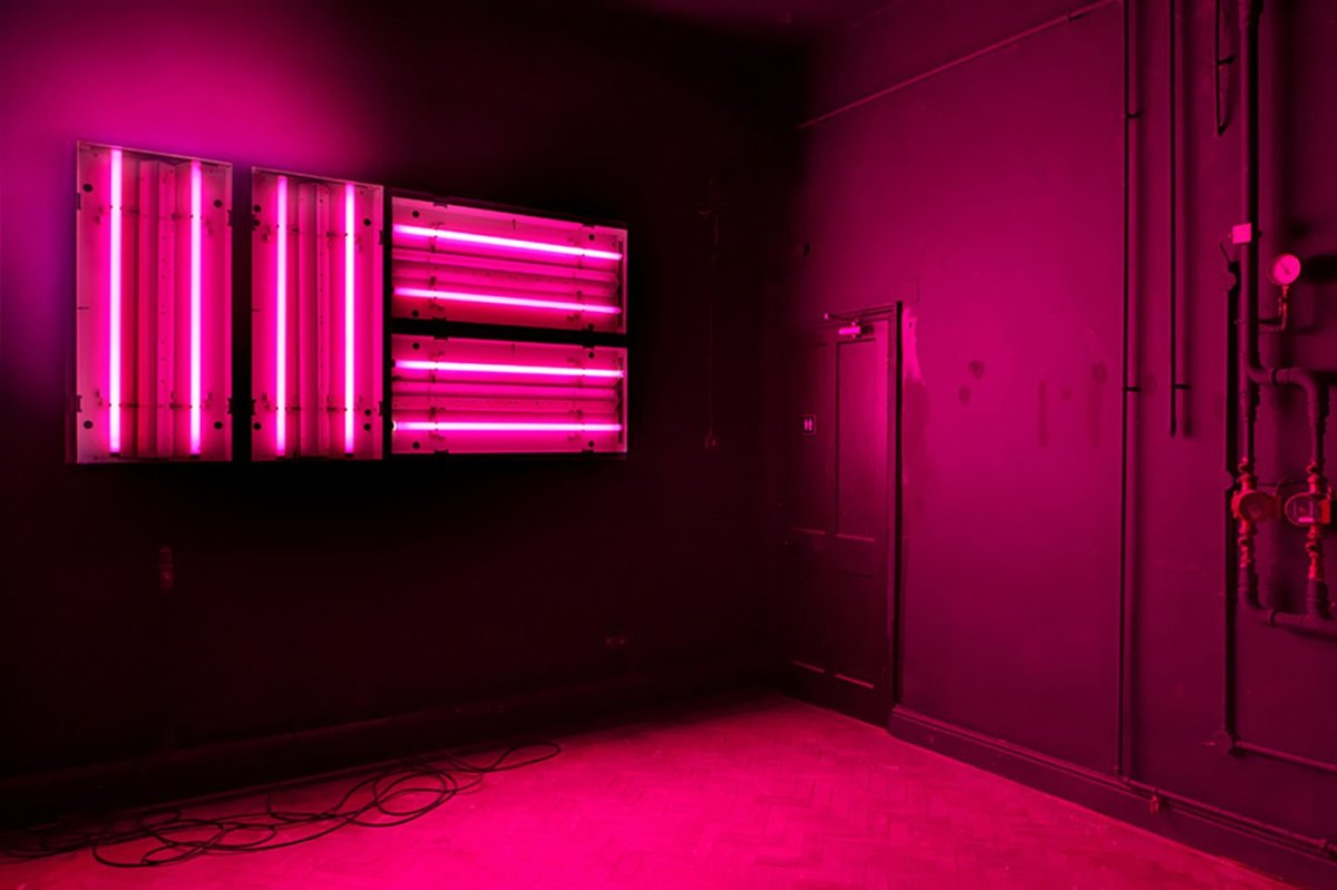 Неон в интерьере