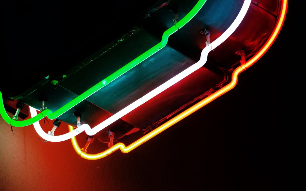 Корабль неоновая вывеска