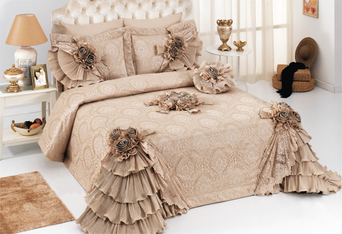 Красивые покрывала на кровать