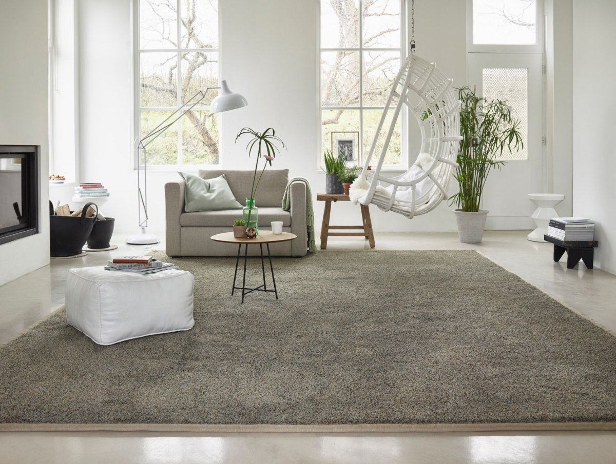 Серый ковер в интерьере