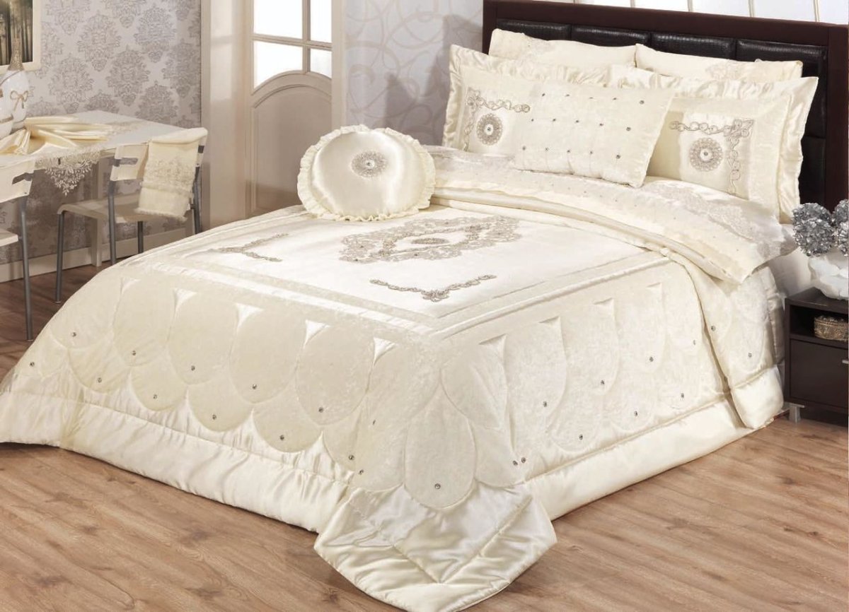 Шикарные покрывала на кровать