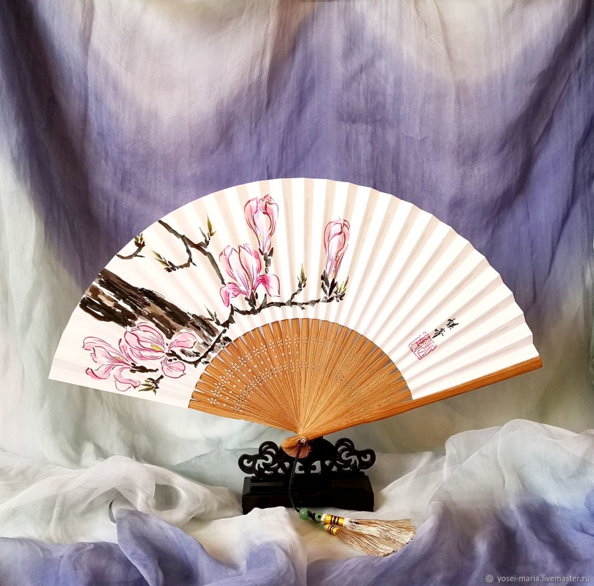 Веер из листьев