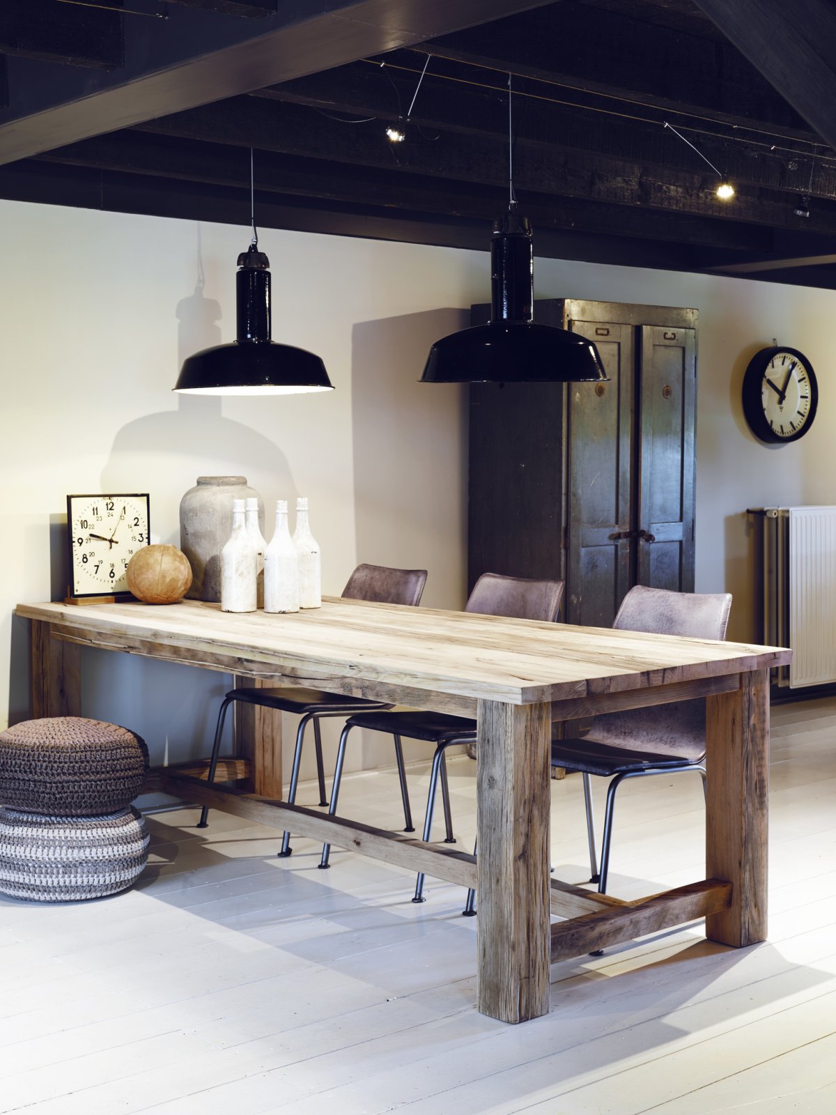 Обеденный стол в стиле рустик
