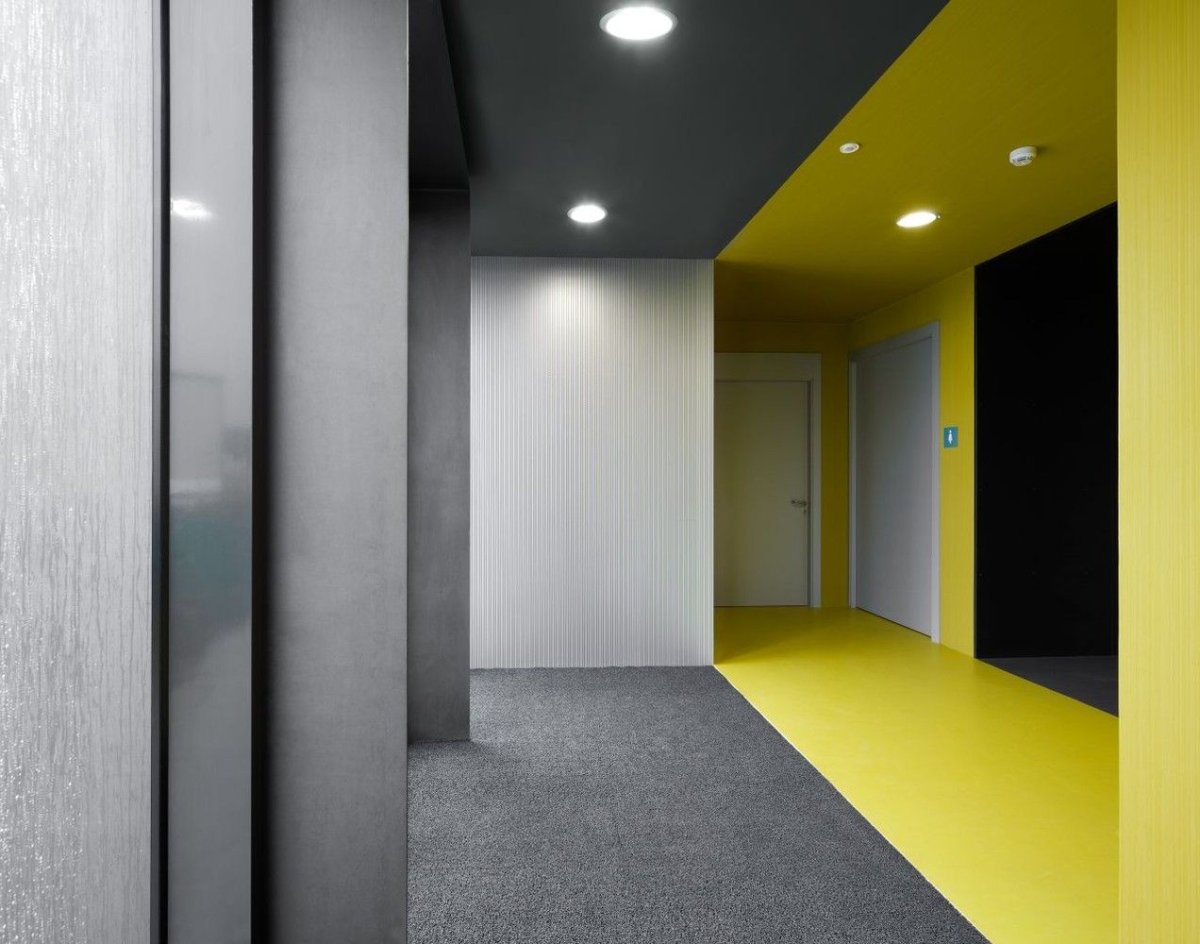 Покраска коридора в офисе