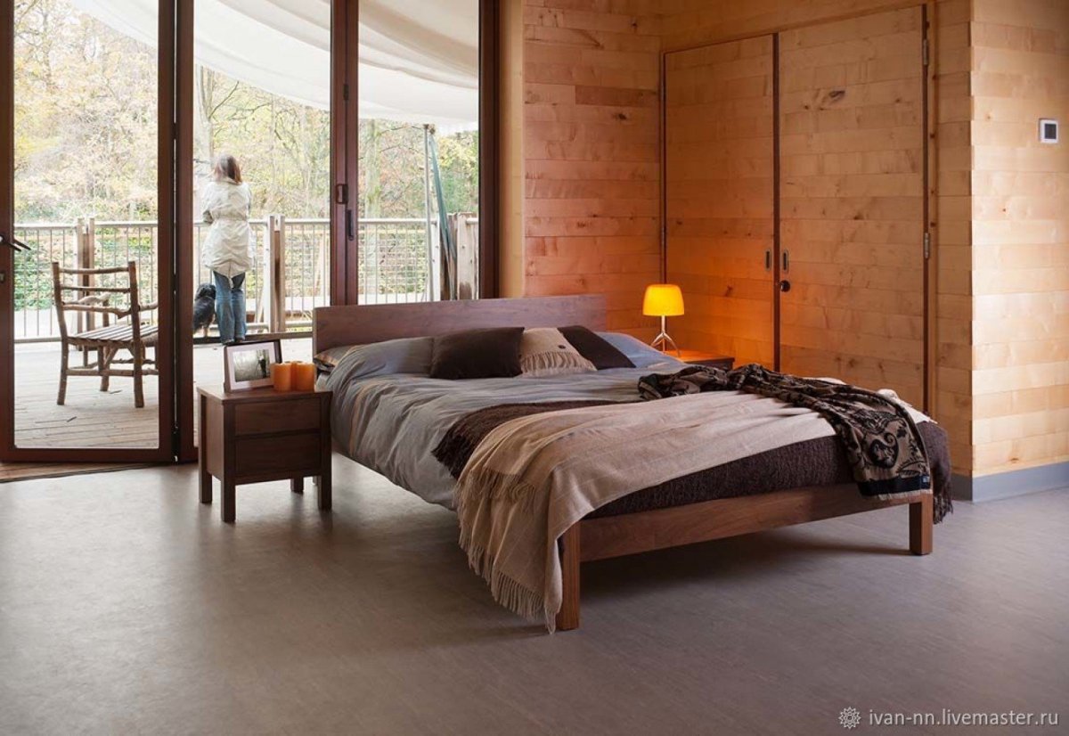 Кровать Бриджит из массива дуба