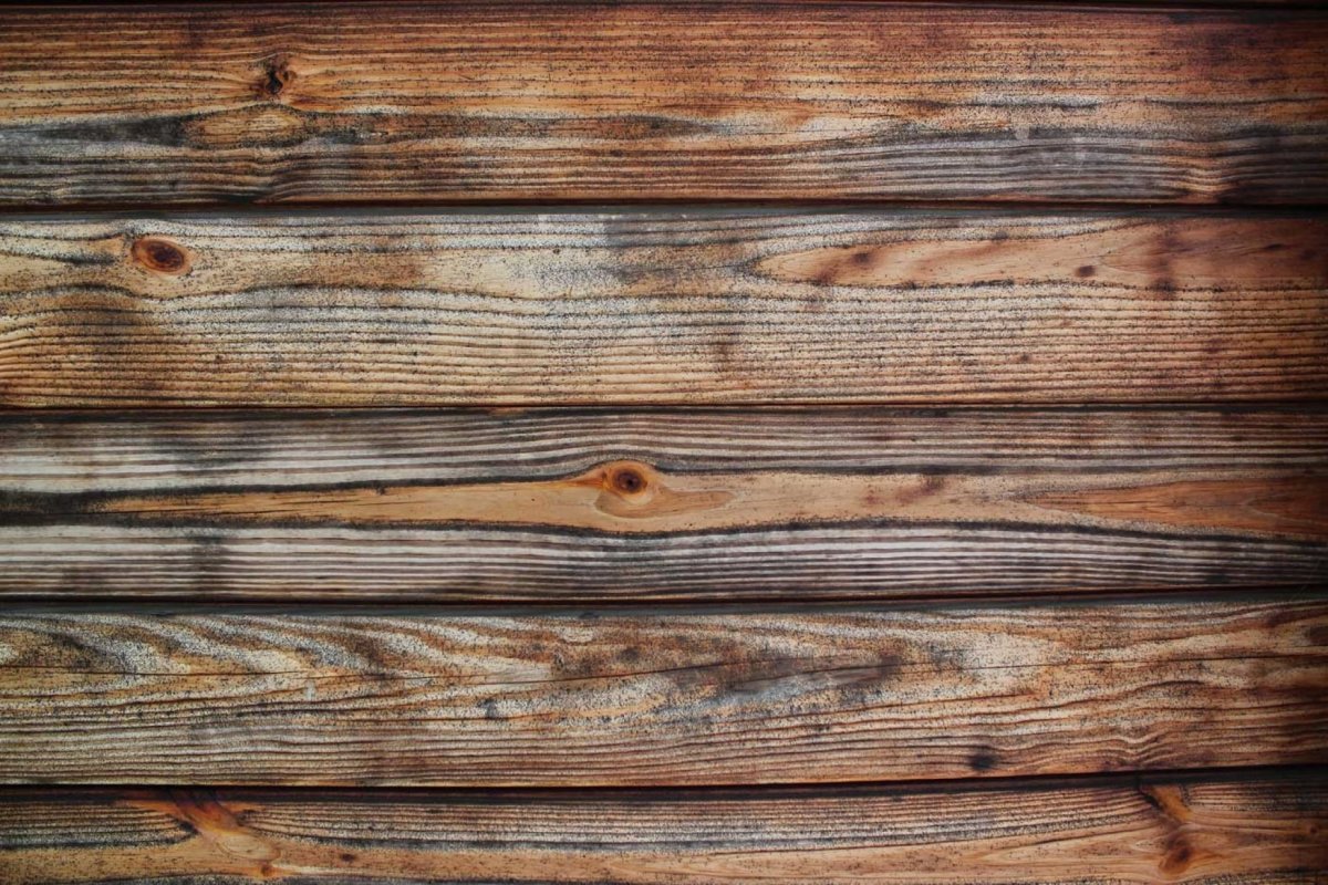 Натяжные потолки в деревенском доме