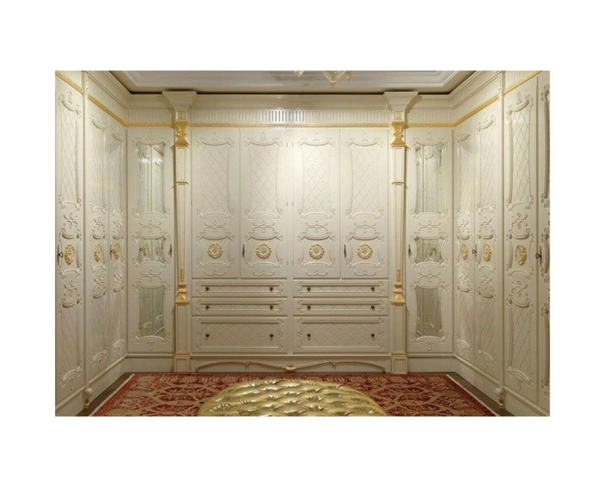 Классический шкаф в прихожую