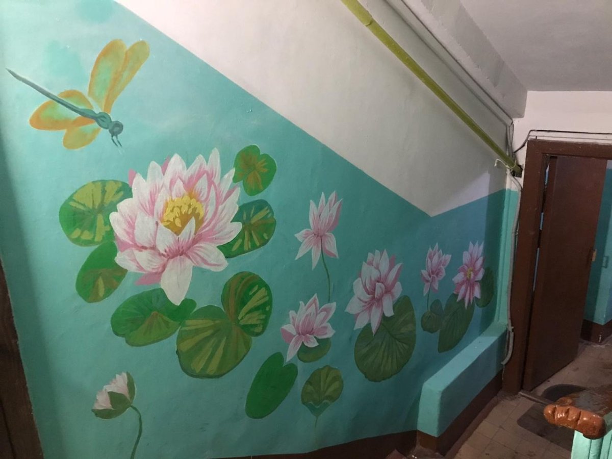 Украсить подъезд своими руками