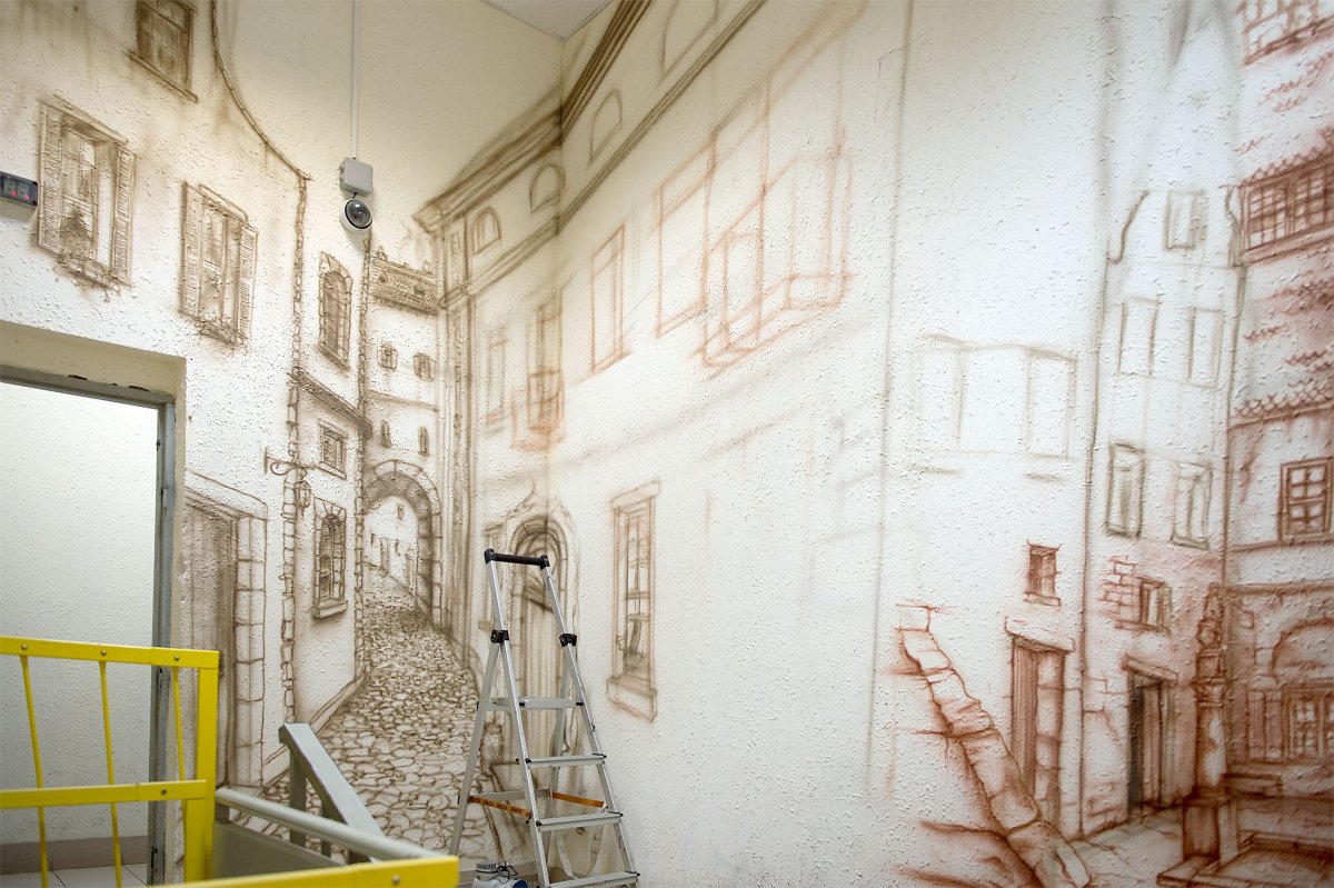 Настенная живопись в подъезде