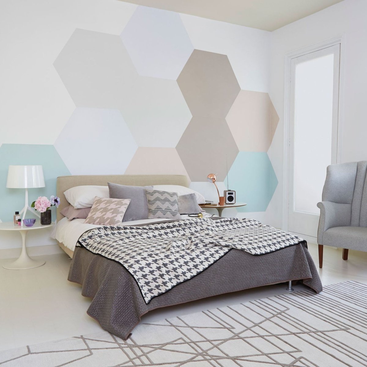 Геометрические стены в пастельных тонах