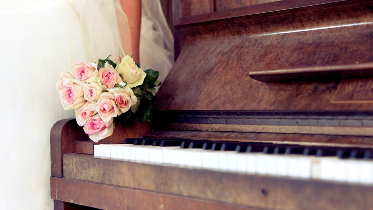 Фотосессия в студии с роялем