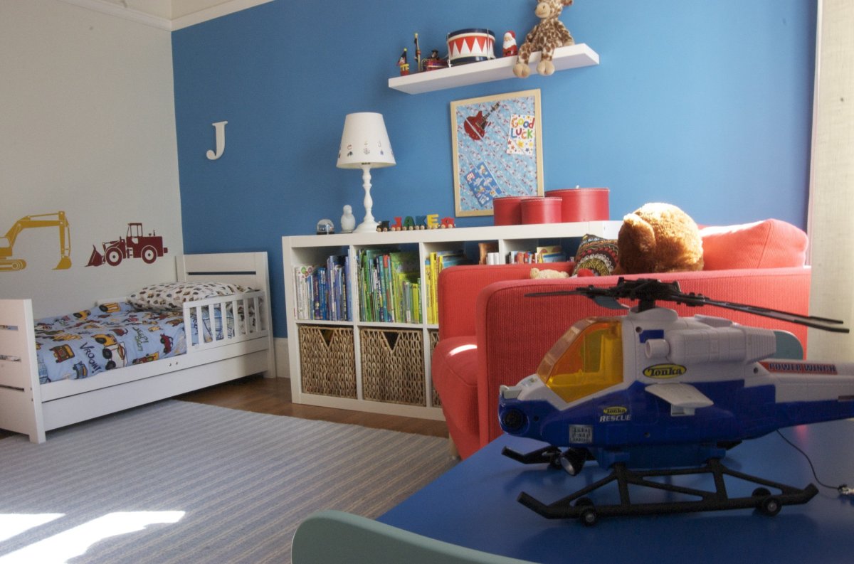 Детская комната для школьника девочке в скандинавском стиле