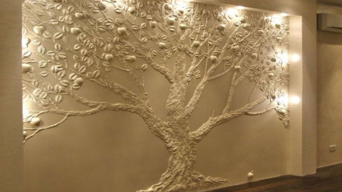 Угловой барельеф