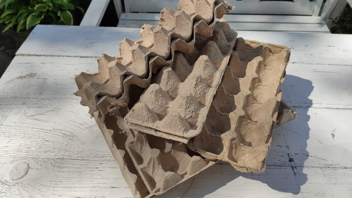 Камни из яичных лотков