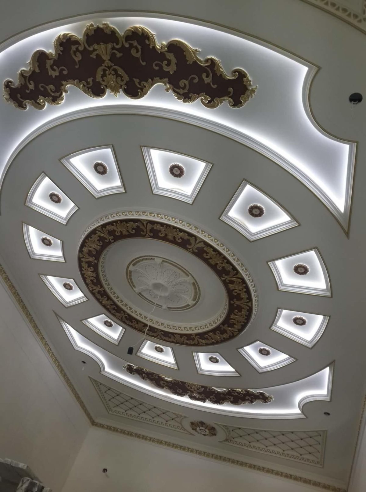 Потолок гипсокартон фигурный