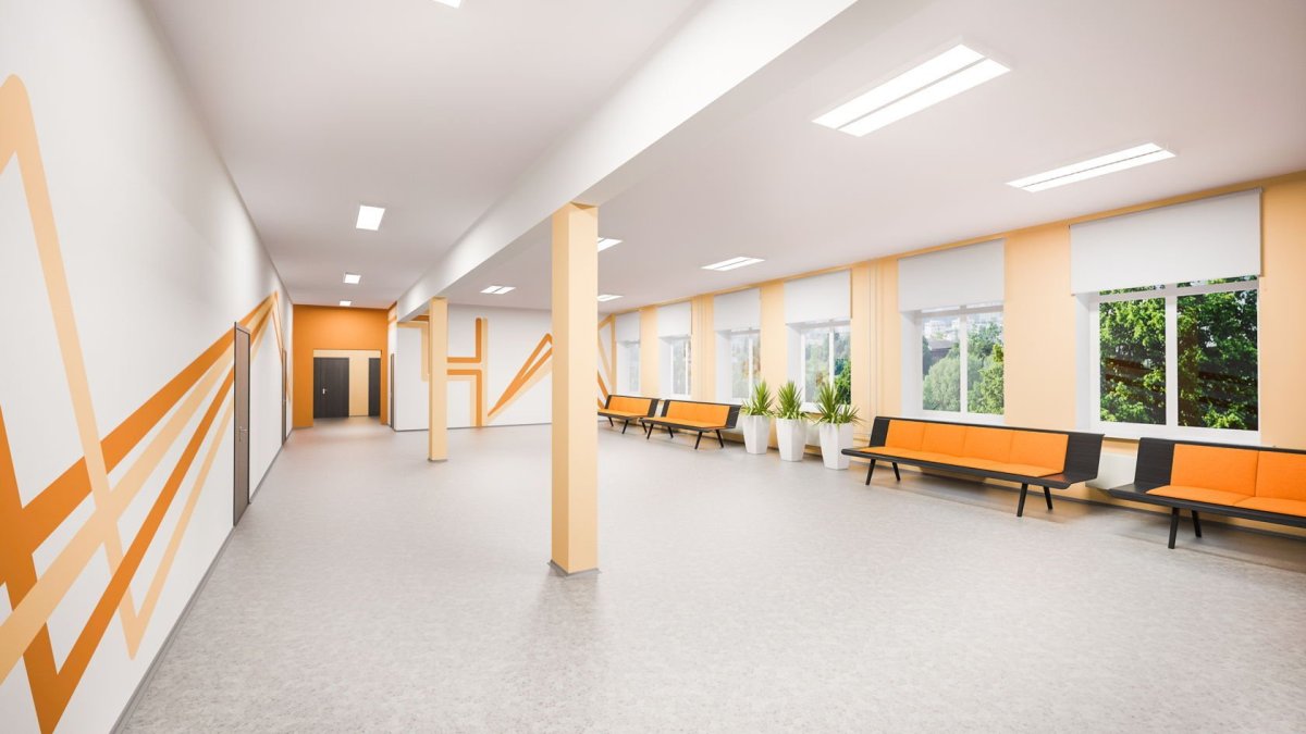 Зеркало в школьном коридоре