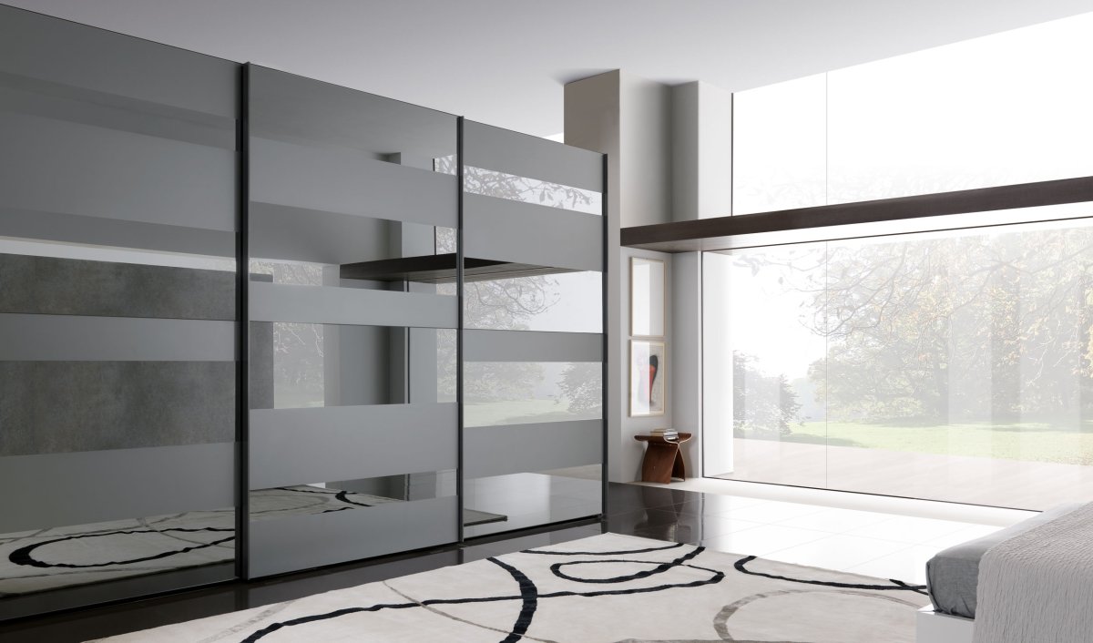 Итальянские распашные шкафы современные