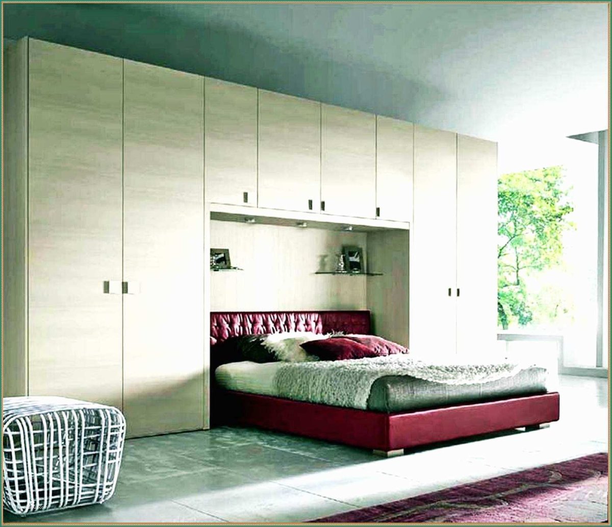 Спальное место в маленькой комнате