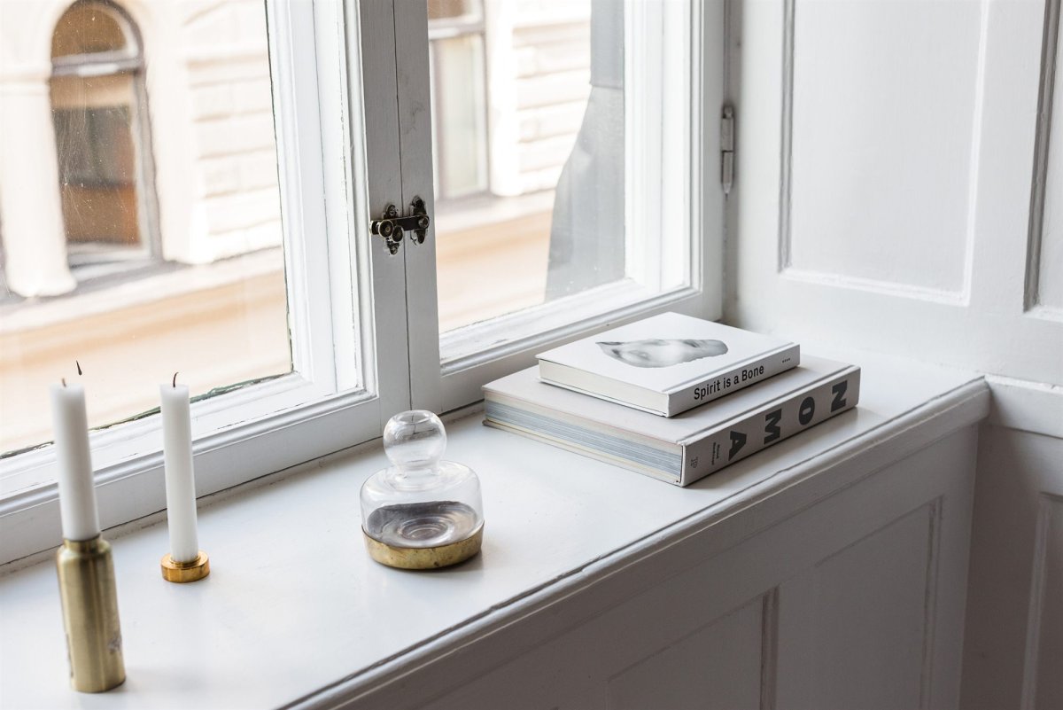 Декор на подоконнике в комнате