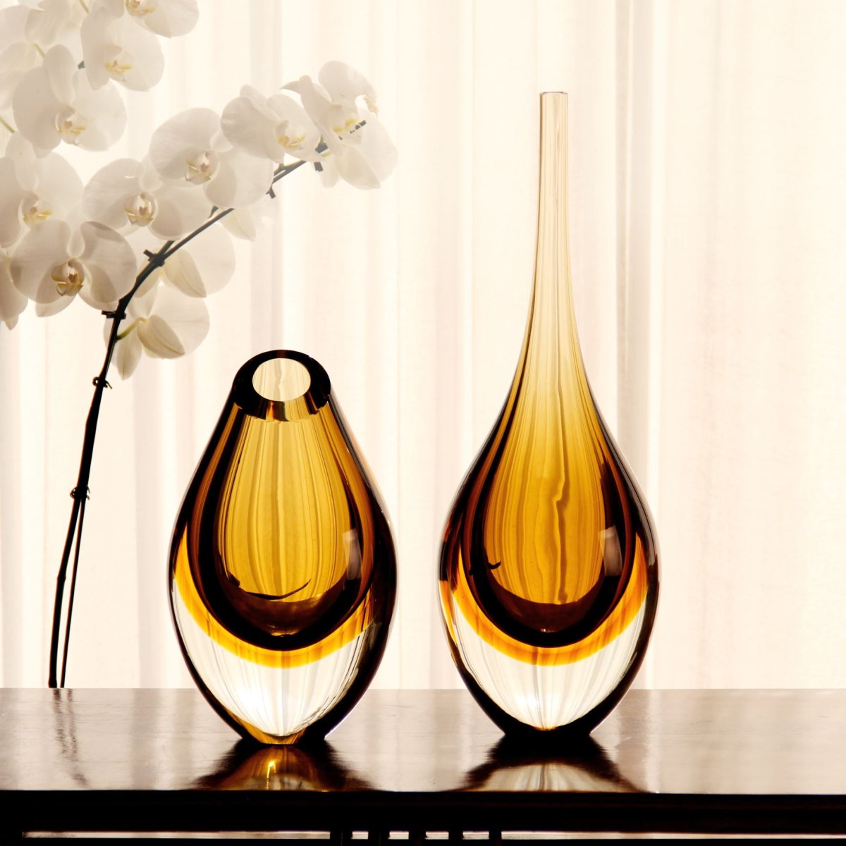 Декоративные стеклянные вазы для интерьера