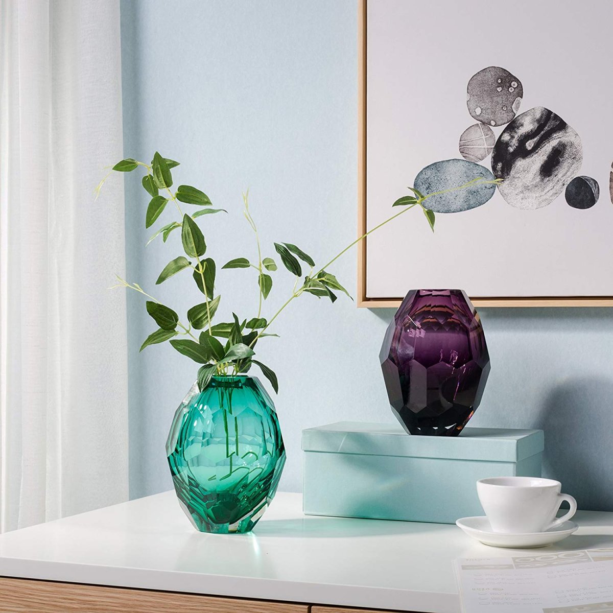 Композиция из зеленых листьев декор