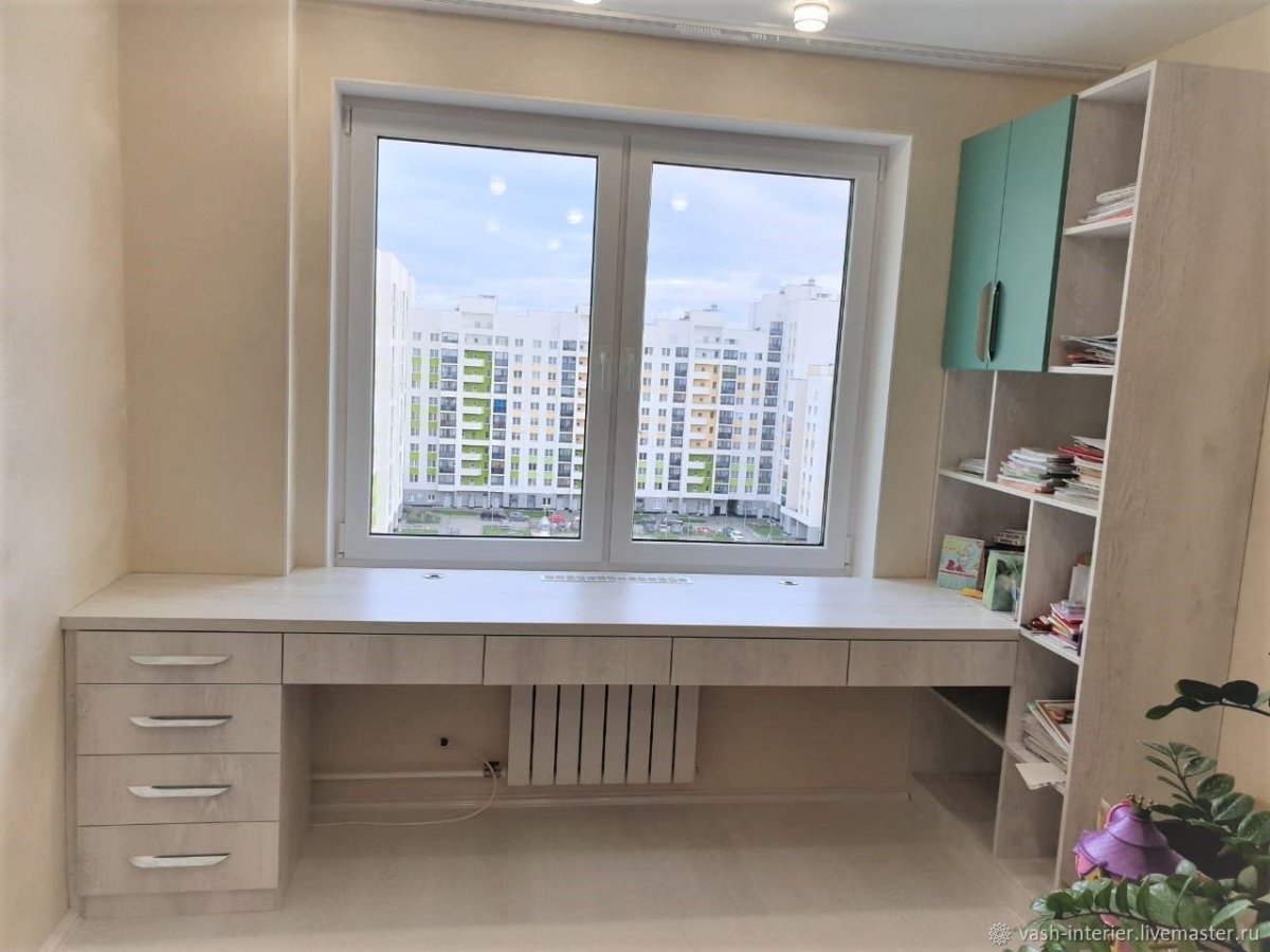 Письменный стол подоконник
