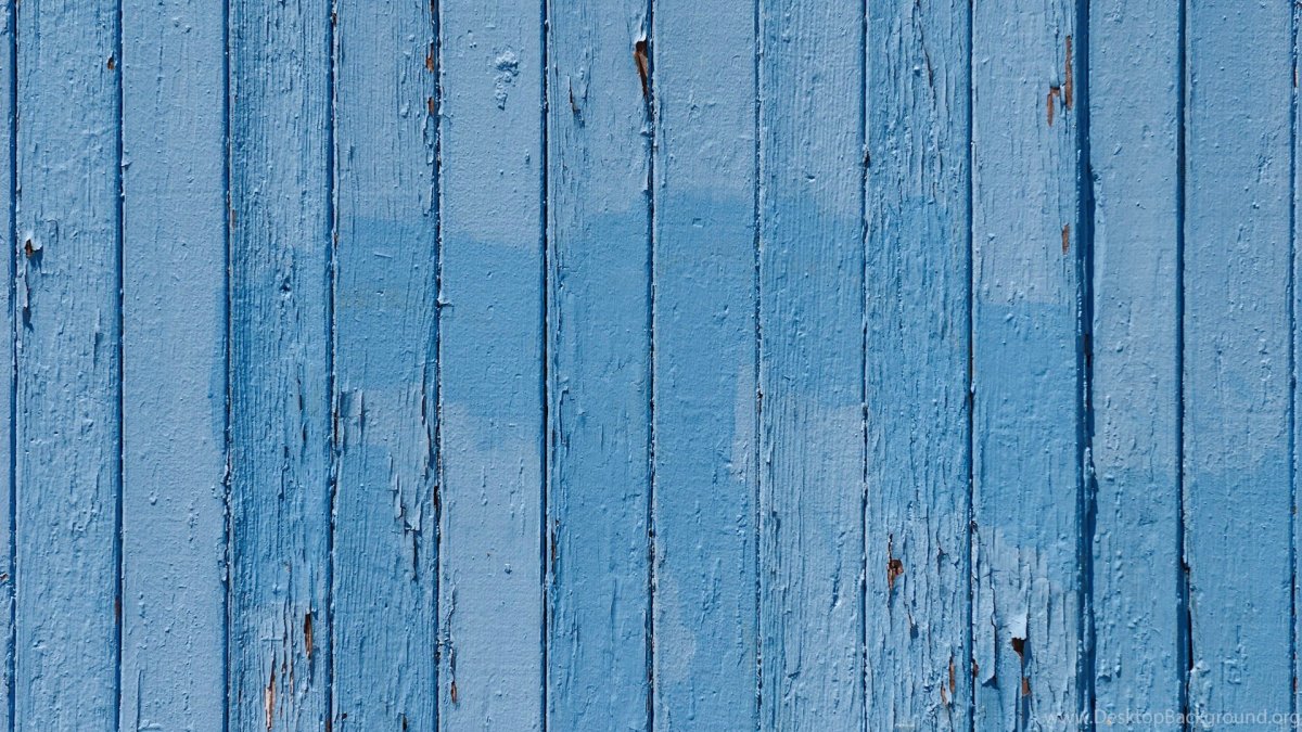 Голубая деревянная стена