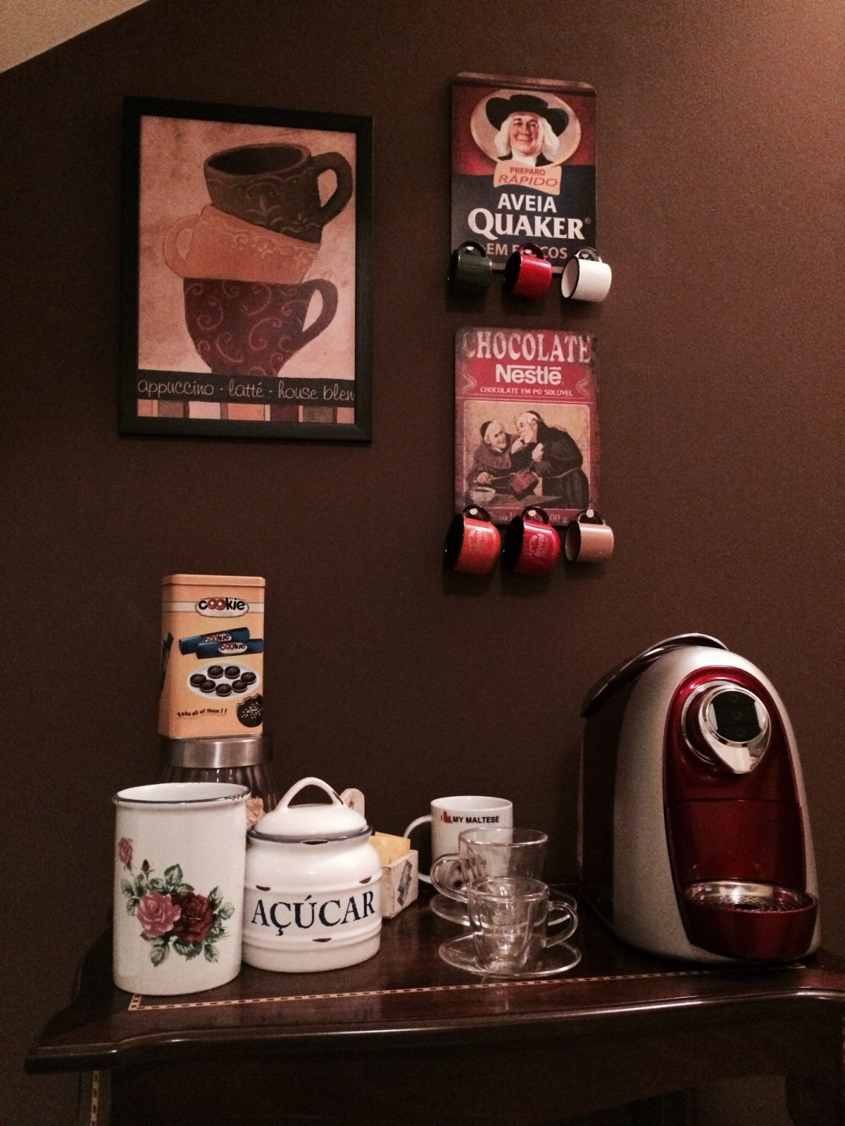 Домашний современный уголок для кофе