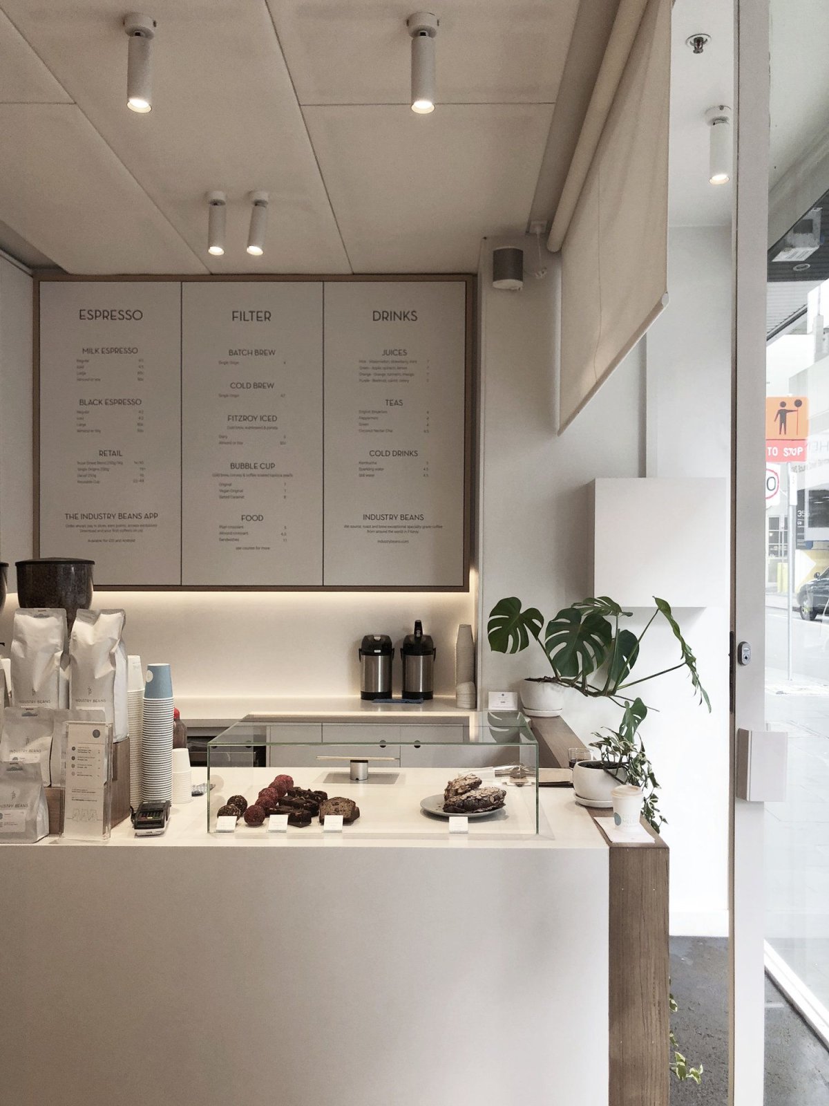 Minimal Coffee shops