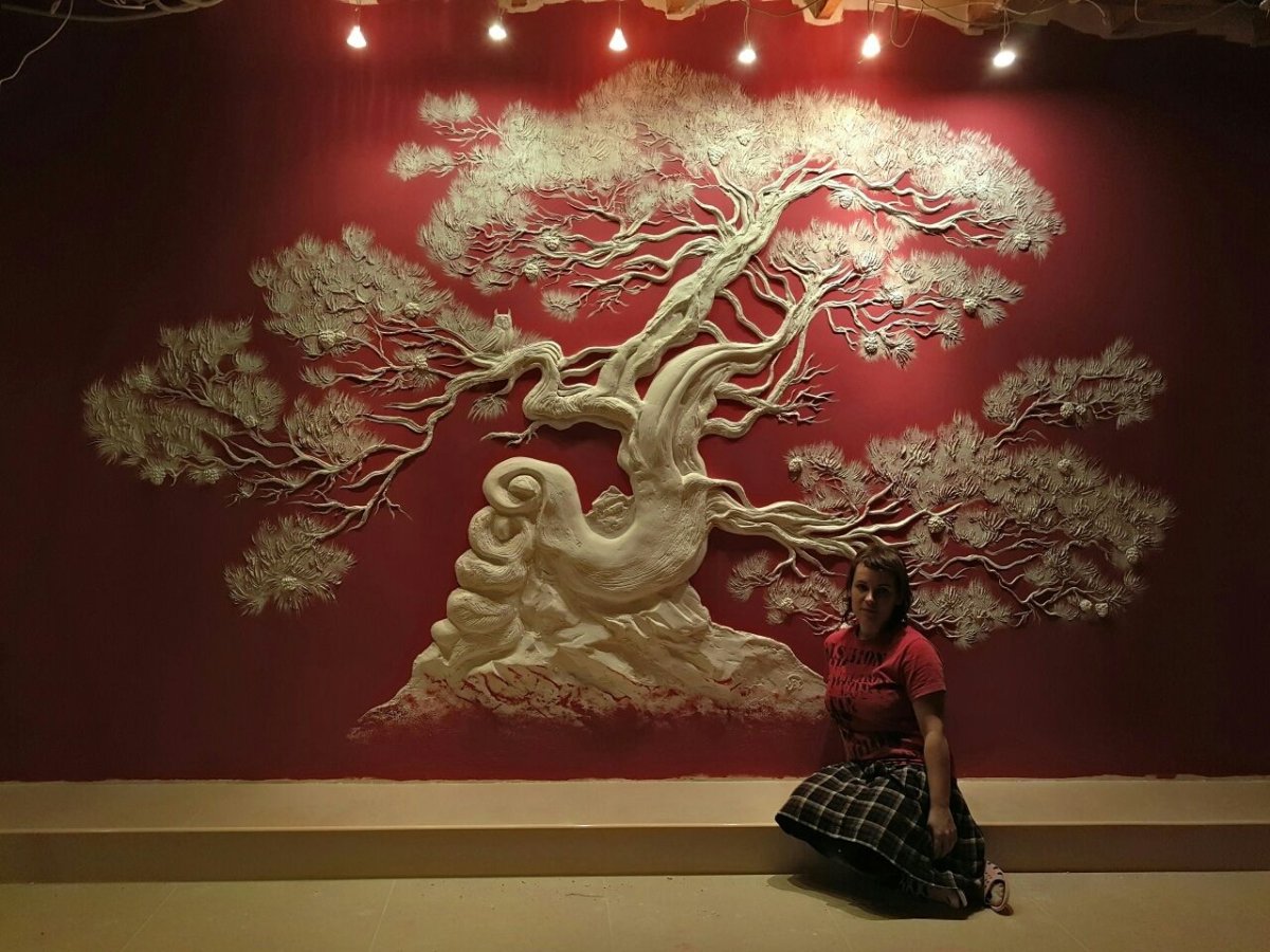 Барельеф на стене текстура