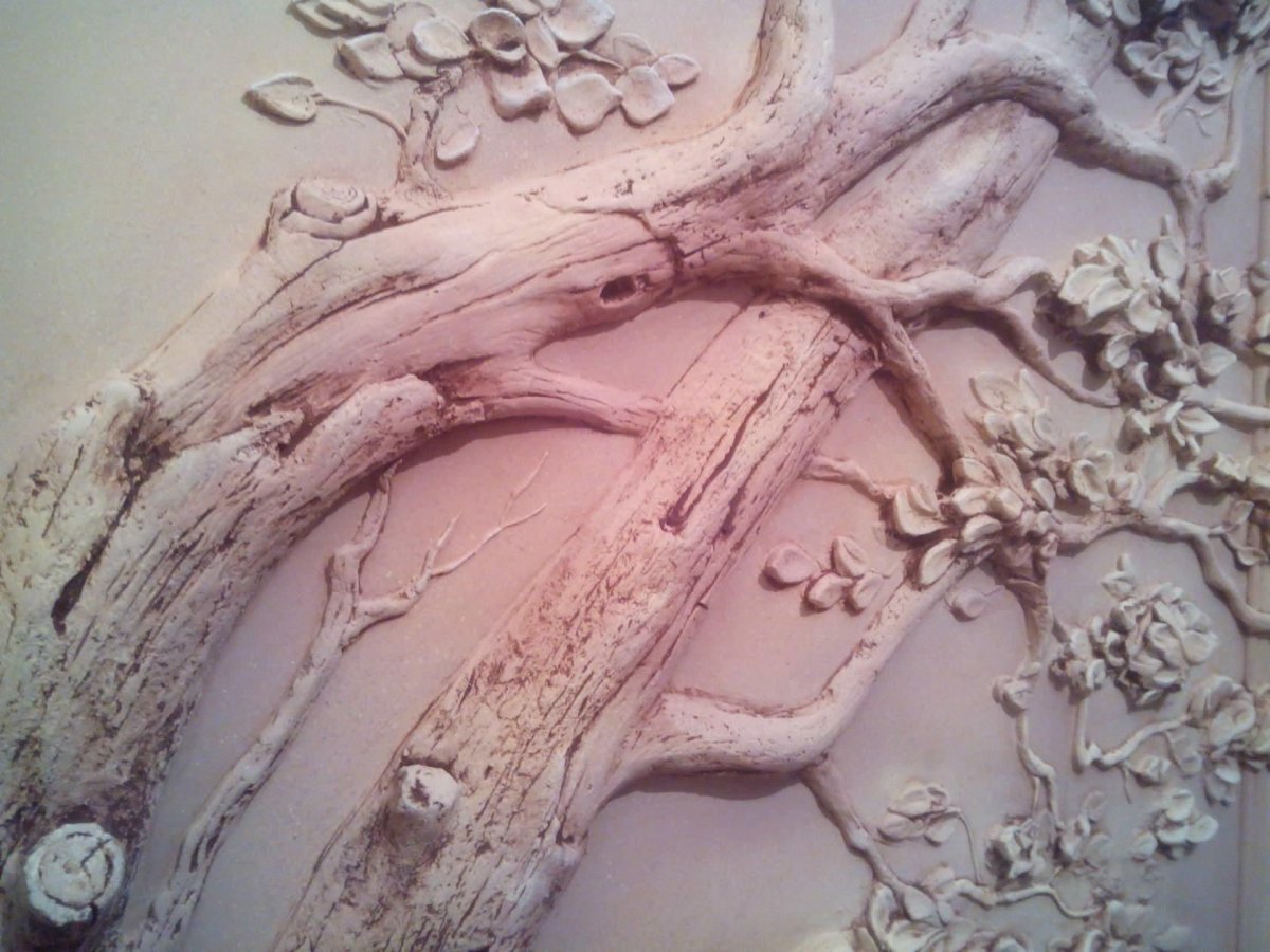 Дерево Сакуры на стене