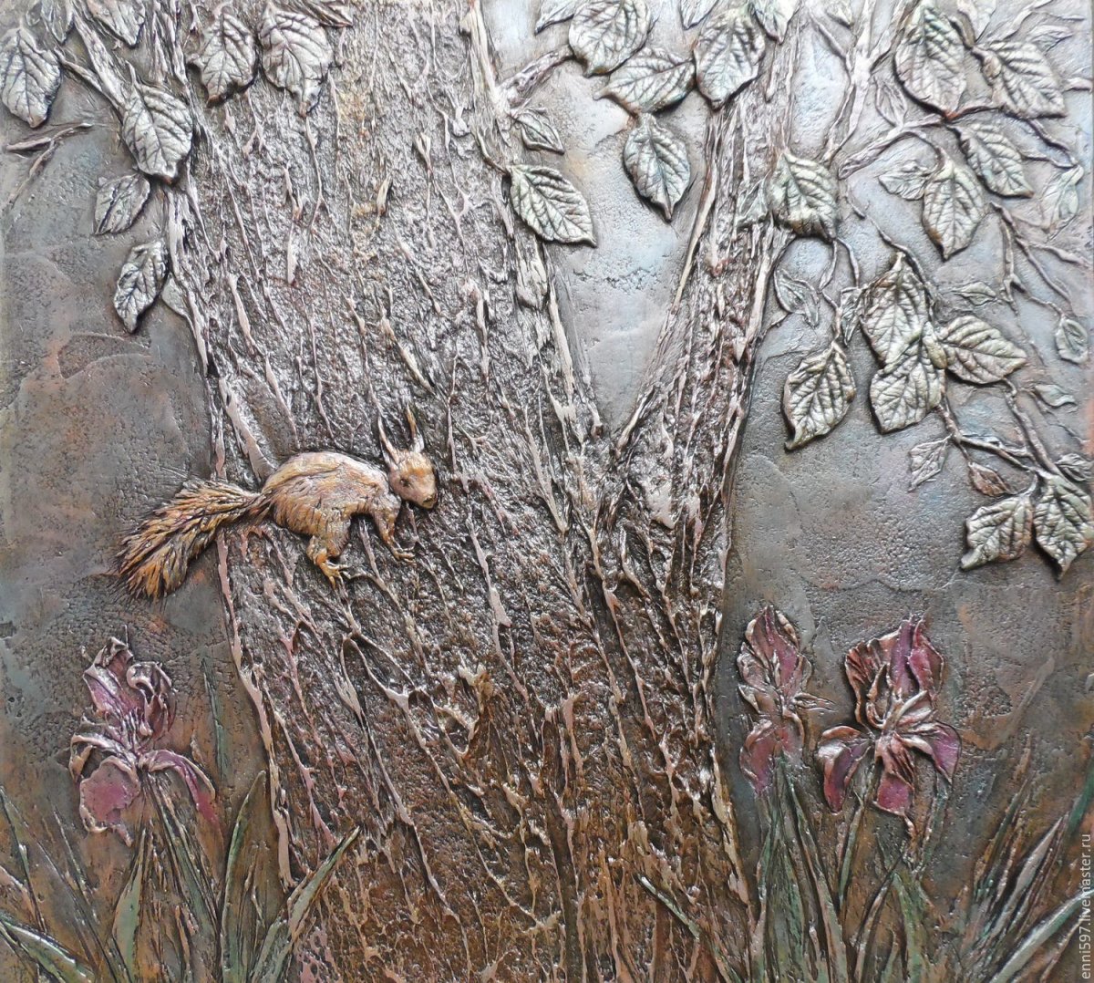 Барельеф на стене