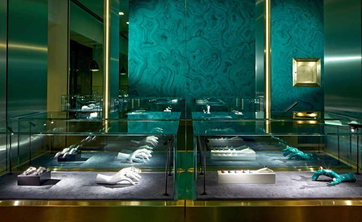 Стены в ювелирном магазине