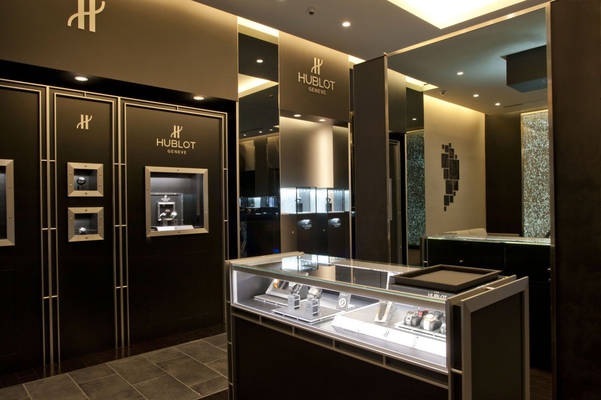 Необычные витрины ювелирных магазинов