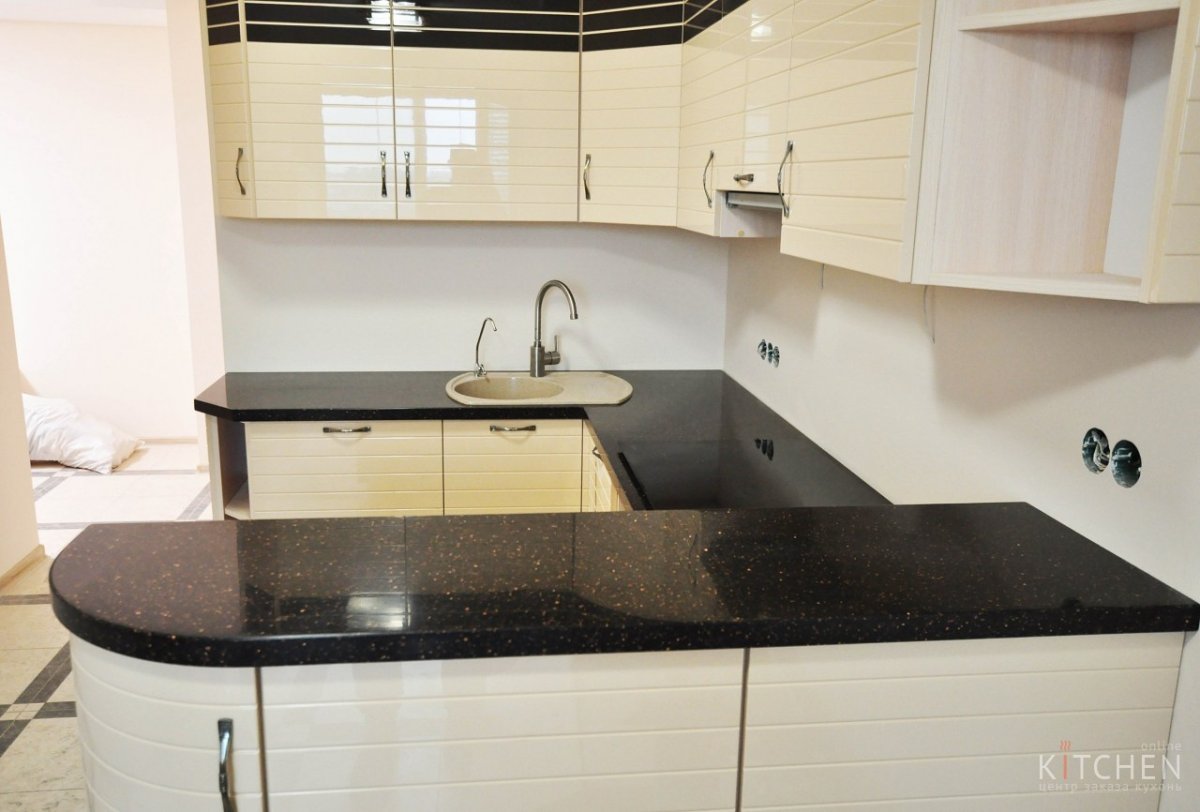 Небольшая кухня в классическом стиле