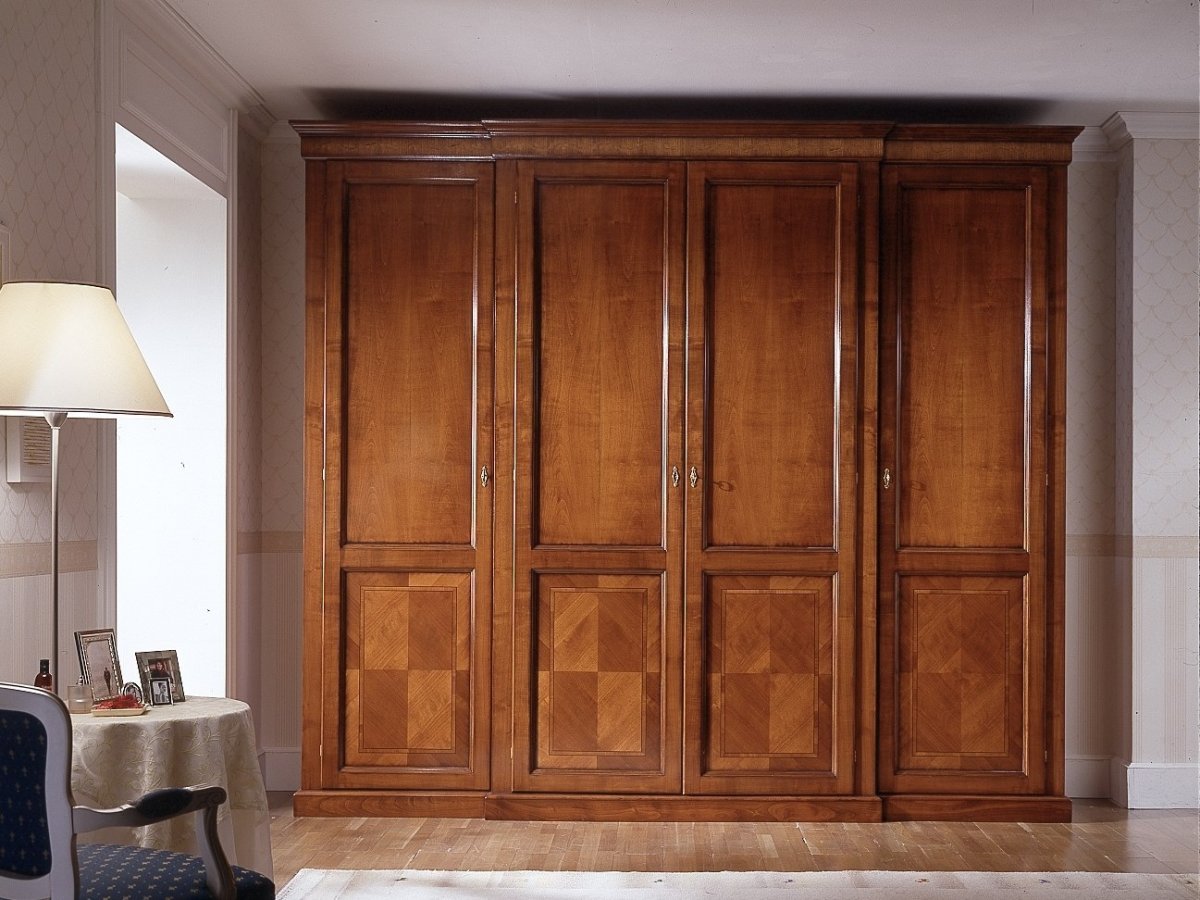 Плательный шкаф