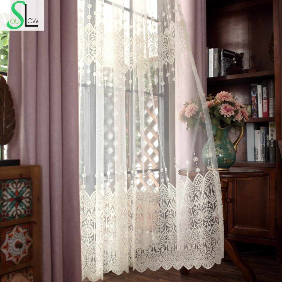 Тюль в комнату с балконом