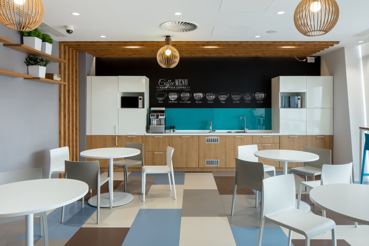 Обеденная зона в офисе