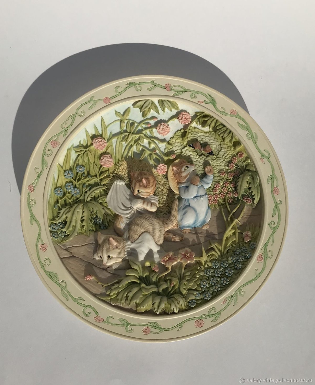 Маленькие настенные тарелки