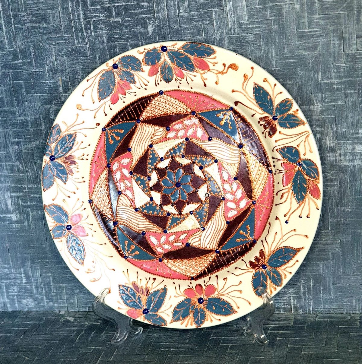 Настенные расписные тарелки