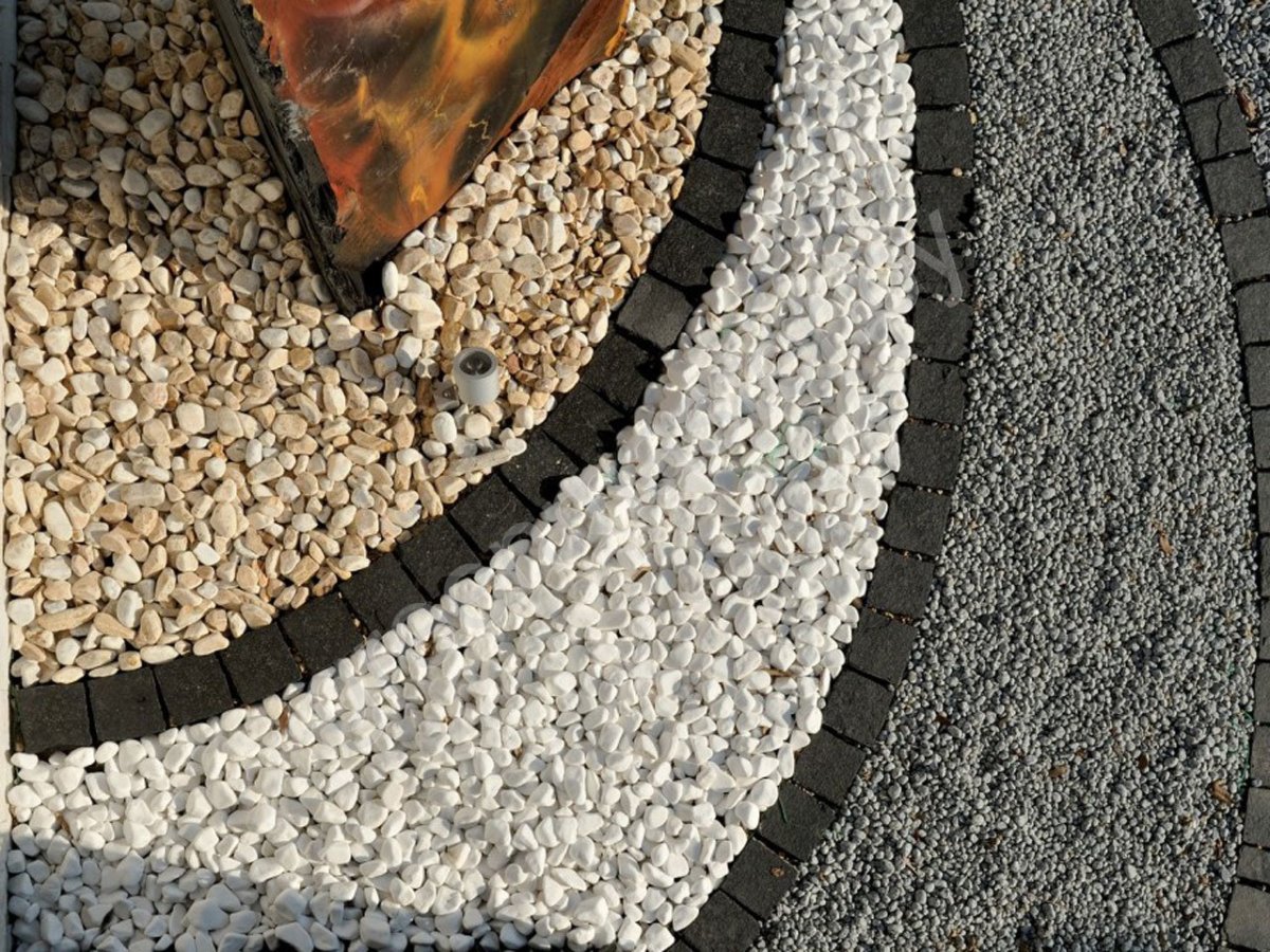 Мраморная крошка декоративная для сада