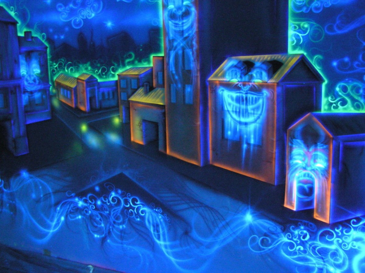 Роспись неоновыми красками