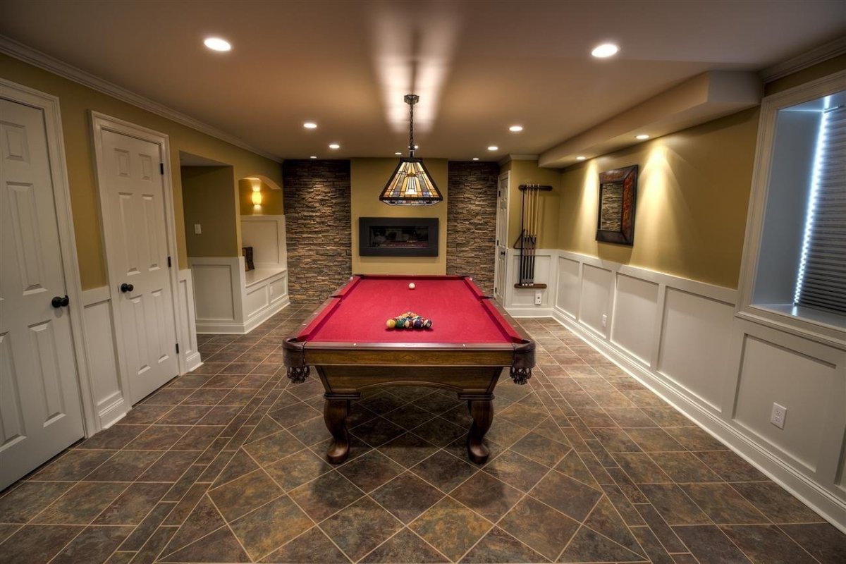 Гостиная в подвале